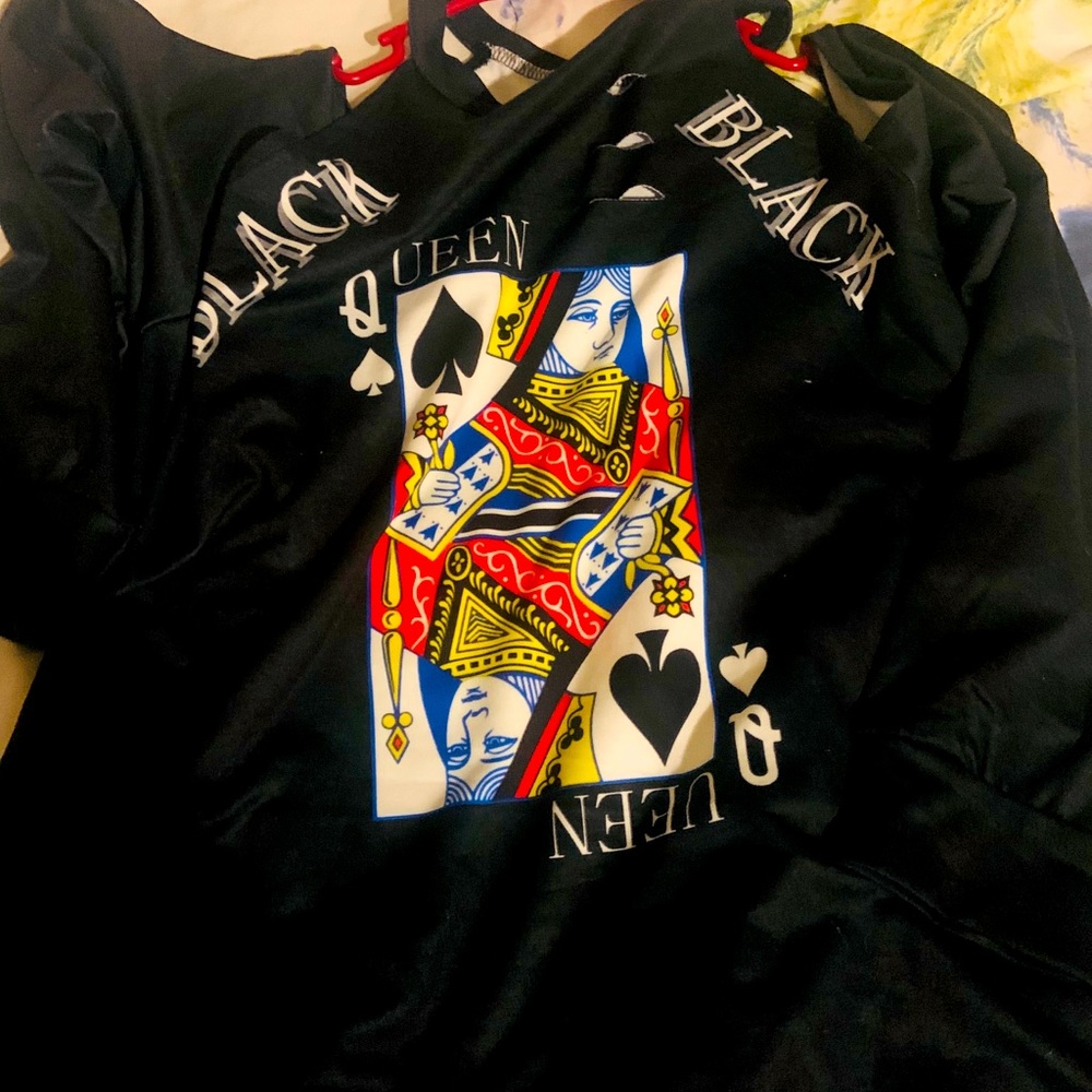 Casual black queen top